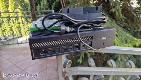 Konsola Xbox One 500GB + Pad + ładowarka + Gra