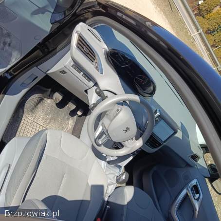Peugeot 208 2014