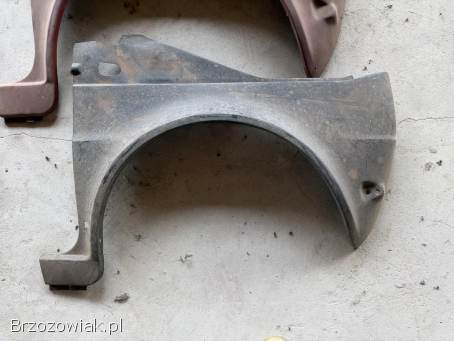 Błotnik przedni prawy Fiat 126P/Maluch -  NOWY
