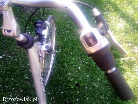 Sprzedam rower damski jak nowy.