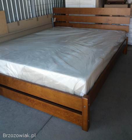 Łóżko 160x200 z drewna sosnowego z materacem nowe