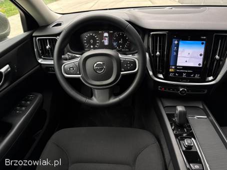 Volvo V60 B3 2.  0i 163KM  2021