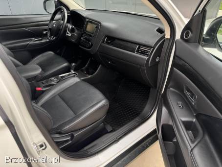 Mitsubishi Outlander 2.  2DiD 150KM 4x4 2016