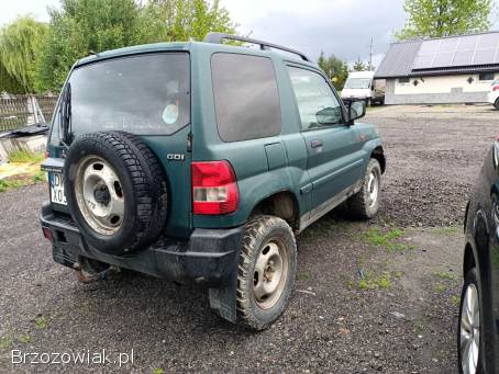 Mitsubishi Pajero 1.  8 00r 4x4 2000