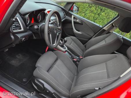 Opel Astra J 1.  4 Turbo  2011