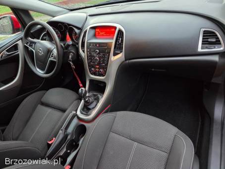 Opel Astra J 1.  4 Turbo  2011