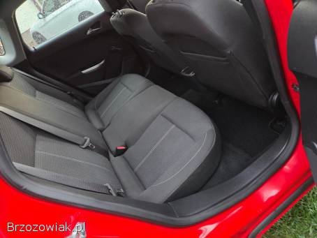 Opel Astra J 1.  4 Turbo  2011