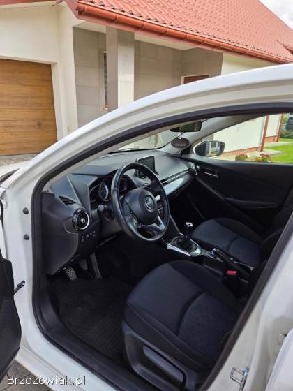 Mazda 2 3 2016
