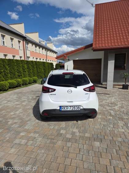 Mazda 2 3 2016