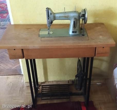 Stara maszyna do szycia Łucznik Radom – metalowa,  PRL,  vintage