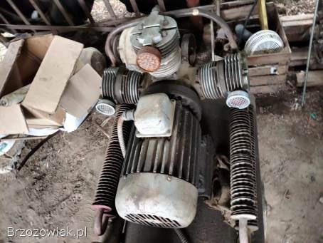 Kompresor z PRL 3 cylindrowy.