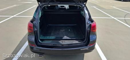 Opel Astra J Sports Tourer 2011