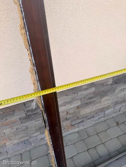 Drzwi zewnętrzne z ościeżnicą prawe