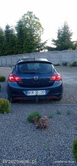 Opel Astra J 2010