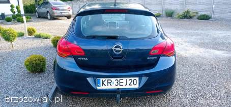 Opel Astra J 2010