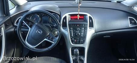 Opel Astra J 2010