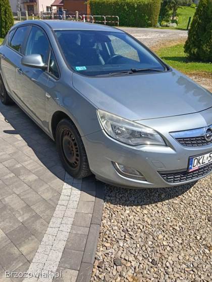 Opel Astra J 2012