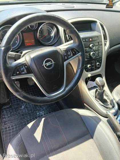 Opel Astra J 2012