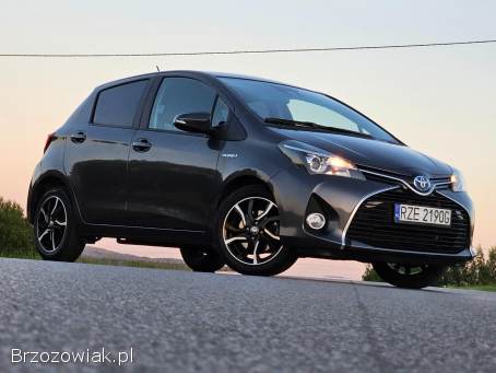 Toyota Yaris 1.  5 HYBRID autom 2016