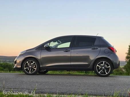 Toyota Yaris 1.  5 HYBRID autom 2016
