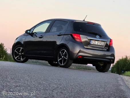 Toyota Yaris 1.  5 HYBRID autom 2016