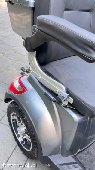 Skuter inwalidzki,  motorower elektryczny VTA VM4 NEO wraz z uchwytem na kule inw