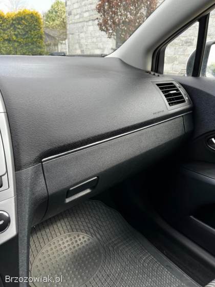 Toyota Avensis 2013