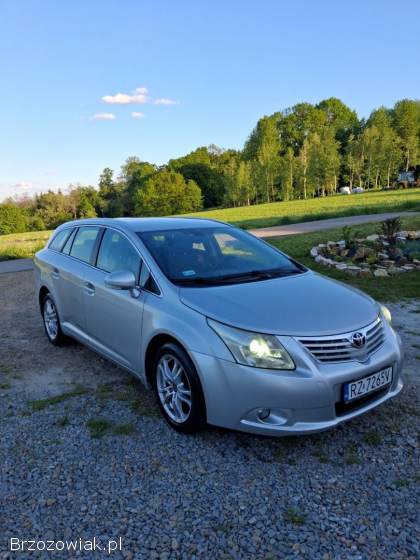 Toyota Avensis T27 2010