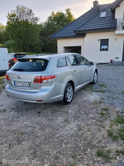 Toyota Avensis T27 2010