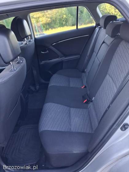 Toyota Avensis T27 2010