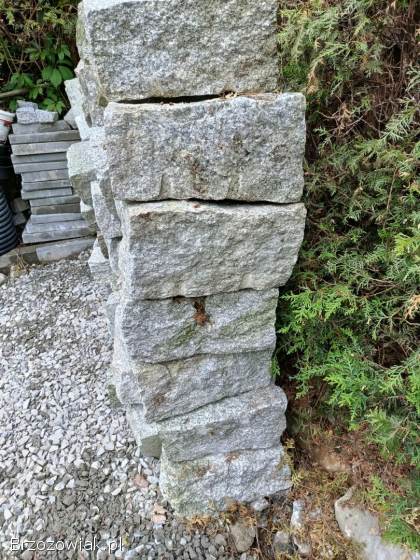 Pustaki granitowe