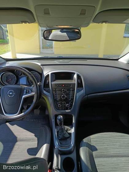 Opel Astra IV 2015