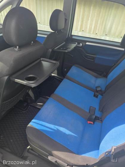 Opel Meriva 1.  6 benzyna 2004