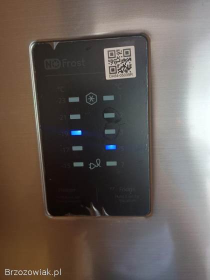 Srebrna lodówka Samsung RB29FERNDSS