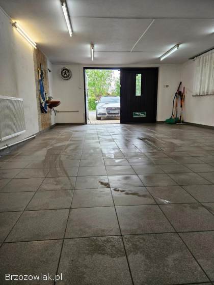 Garaż 40m Brzozów Moniuszki ogrzewany prąd/siła woda WC