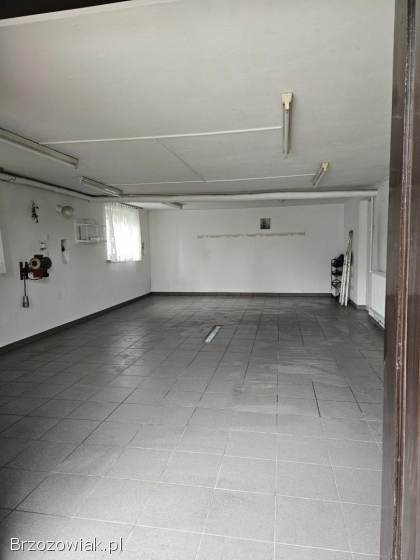 Garaż 40m Brzozów Moniuszki ogrzewany prąd/siła woda WC