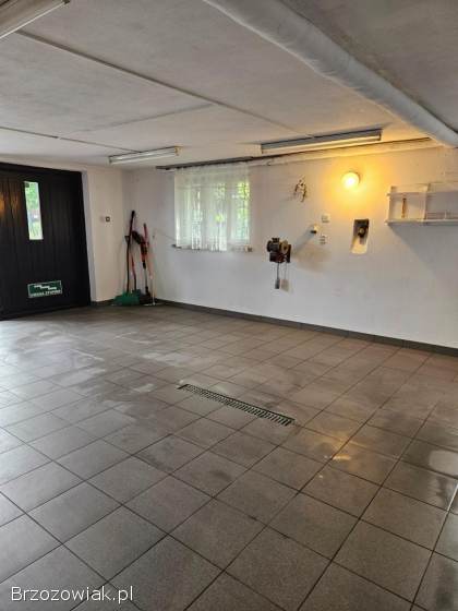 Garaż 40m Brzozów Moniuszki ogrzewany prąd/siła woda WC