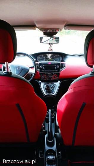 Lancia Ypsilon Black&Red S&S 2012