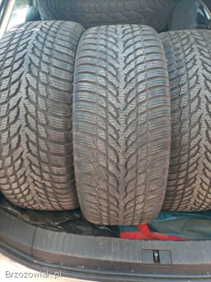 Cztery zimowe opony Nokian 225/50/18