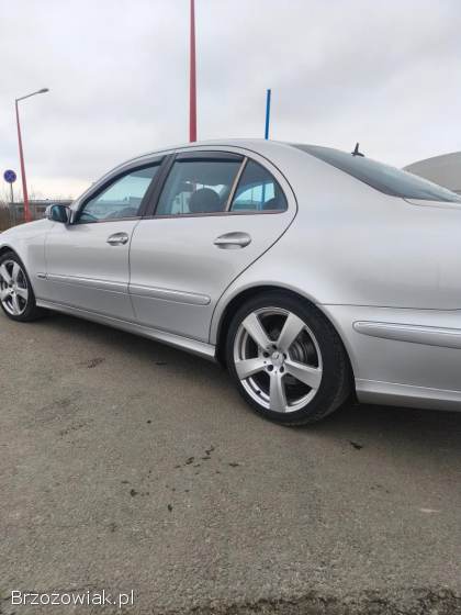 Mercedes-Benz Klasa E W211 Avangarde 2004