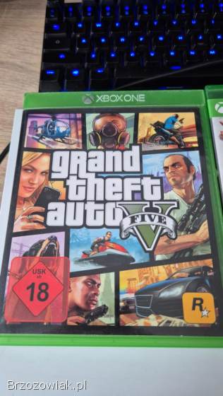 Xbox one s z padem z akumulatorem i 2 grami