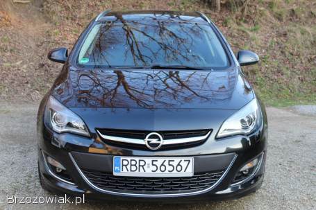 Opel Astra J Sports Tourer  2013