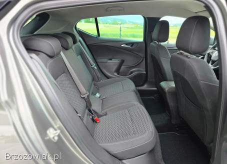 Opel Astra 1.  4turbo Dynamic 2018