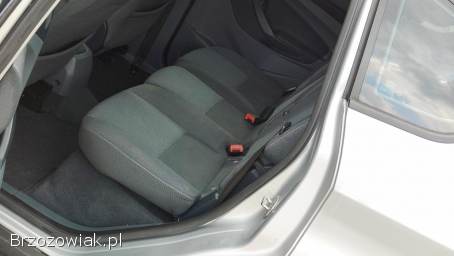 Ford C-MAX 1,  6 MPI 125km  2011