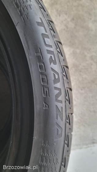Komplet opon letnich Bridgestone 225/45/19,  2022r
