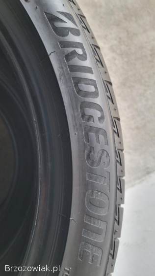 Komplet opon letnich Bridgestone 225/45/19,  2022r