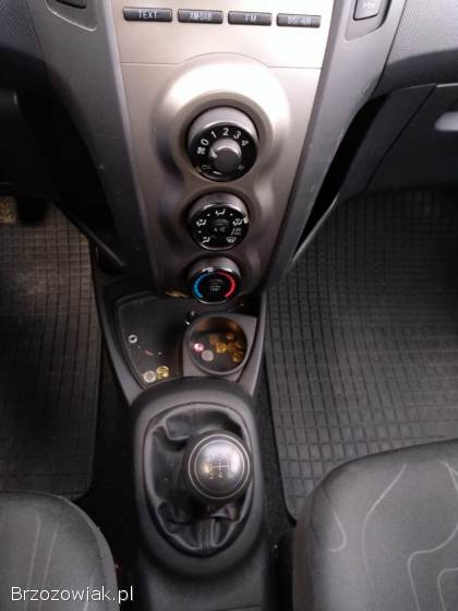 Toyota Yaris 2 2010