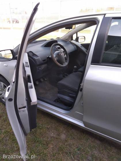 Toyota Yaris 2 2010
