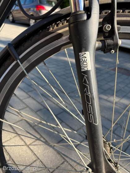 SPRZEDAM -  KROSS Rower męski TRANS 1.  0 28 czarny mało używany,  niezniszczony