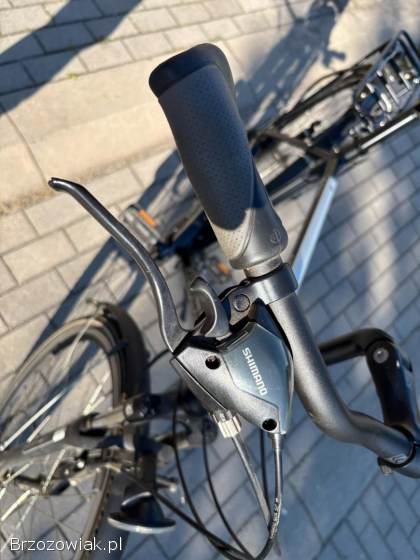 SPRZEDAM -  KROSS Rower męski TRANS 1.  0 28 czarny mało używany,  niezniszczony